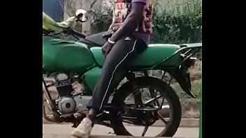 Leaked Kenyan boda boda man mustabating in public