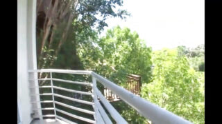 Ngực khủng của Mia Bangg rung lắc dữ dội trong lúc bị đâm mạnh vào hậu môn