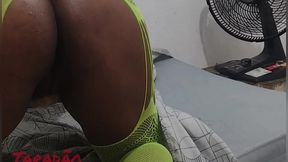 socando gostoso e gozando na boca da preta
