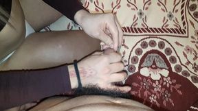 vecino le miente a su esposa que saldra tarde de trabajar para cogerme por mi ano
