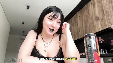My stepsister alt girl tries virtual sex for the first time and I watch her squirm