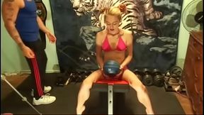 MaXXX Loadz Videos ! Personal Trainer showing client how to workout