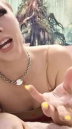 Wanking with Wonder Woman: JOI