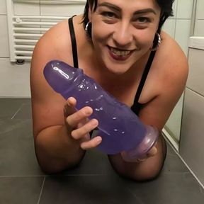 Dildo testing - bored housewife fucks her cunt and squirts massive