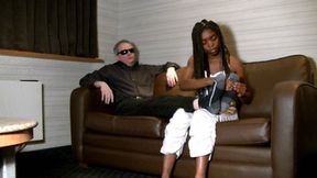 Fancie worships his feet (mp4)
