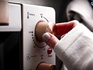 Grinding my fingers in her pie whilst the pizza cooks.