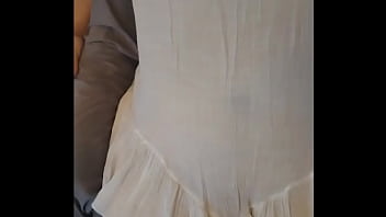 Mam&atilde_e provando roupa transparente para ir na praia sem biquini, oque voc&ecirc_s acham?