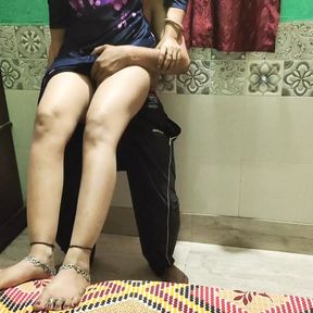 Pirya bhabhi ki devar ne Real desi sex style me chudai ki aur footjob,blowjob bhi kiya bhabhi aaj ne uchal ke lund le rahi thi