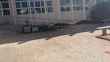 chamei a mina da biblioteca para ler livro em casa e comi a safada no pelo