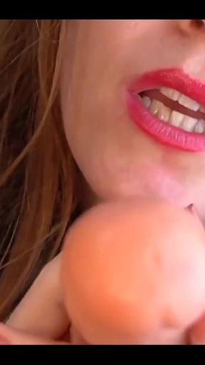 Woman Who Knows How to Use Her Allure to Her Advantage in This Roleplay