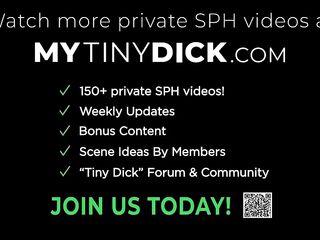 A breathtaking black hottie solo on the couch masturbates