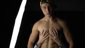 EastBoys.com: Rubdown on web-webcam together with muscle gay-for-pay