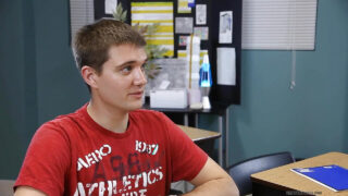 フェラチオ, オナニー, 射精, 生ハメ &#8211; 若くて痩せた教師の男たちが、巨根を尻に犯される