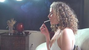 JAQUELINE IS AN ELEGANT SMOKER !