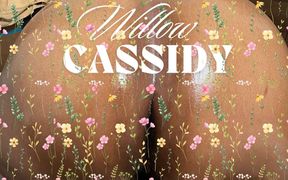 Willow Cassidy Cumin and Squirting for You Daddy
