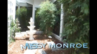 Interrazziale &#8211; Missy Monroe con le tette grosse e i tacchi alti riceve un cazzo dal culo alla bocca da un grosso cazzo