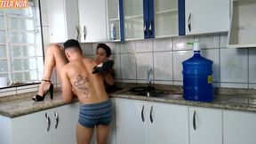 marido desconfia que o vizinho ta pegando sua esposa deixou a camera ligada e pegou a safada no flagra