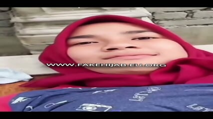Ukti Hijaber eSeMA digenjot Tetangga di Belakang Rumah