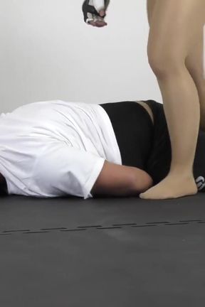 Ass grabber gets a beatdown