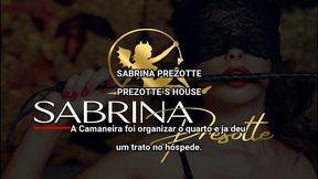 hoje a camareira sabrina prezotte foi organizar o quarto do hospede e acabou levando muita pica.