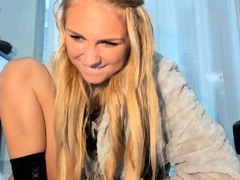 Amateur Blonde Teen Plays Solo with Toy Webcam Porn