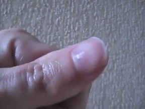 fille qui se ronge les ongles nails biting en 2014 partie 1