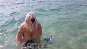 Streptease on a Nude Beach