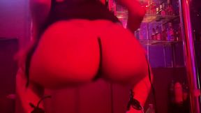 depois de dancar no enigma club minha esposa foi destribuir a buceta na glory hole