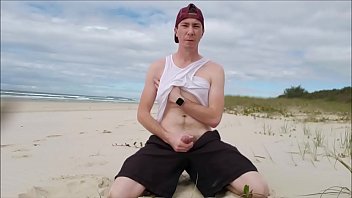 Beach Jerk off 4