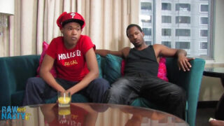 Blowjob, black, bareback, facial, licking – amateur jonge Nick Omni, BBC krijgt anale seks zonder condoom