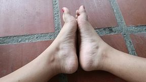 I try to get more pronounced arches in my small feet (5)