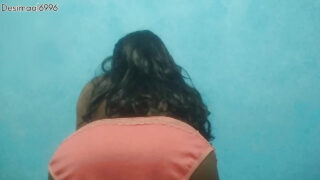 Nadržené černé trans macechy a crossdressery si užívají hlubokého análu, kouření a zábavy s převlékáním