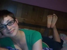 Teen Ashley's Feet 3 : The Pose