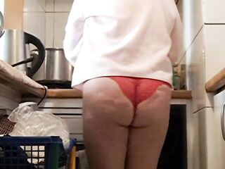 wife likes cooking undressed