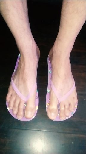 Hot sandals tease her feet in a foot-fetish fantasy