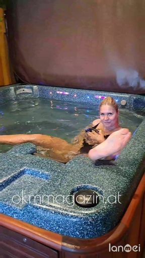 Vicky Wilfing milf masturbated in the hot tub