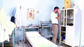Nymphomaniac milf seduce Gynecologist to Screwed inside Doctors Office