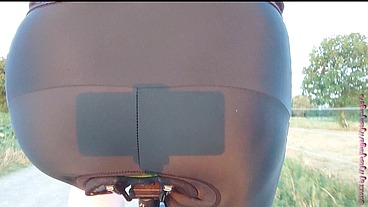 Dicker Arsch auf dem Fahrradsattel