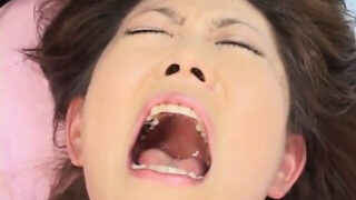 Vidéo BDSM d&#39;une pute japonaise sodomisée