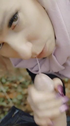 Risky Public Fuck on the Walk with Random Guy From Tinder