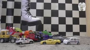 Toy Stuff under Christins Winter Boots floor view
