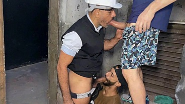 VIGILANTE DA OBRA PEGOU O CASAL FUDENDO E AINDA PARTICIPOU DA FESTINHA
