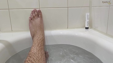 Step Gay Dad - Bath Buddies - Hot house with sexual tension so thick it ends up all over stepdad's sexy toes - Manlyfoot