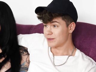 TRANS GIRLS - After Taking Turns Blowing Every Other, Drake Von Eats Out Nikki North's Constricted Butthole