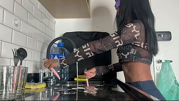 mulher jovem de 18 anos