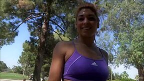 Strong Acrobat 1 - Valentina