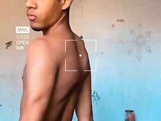 NOVINHO SE EXIBINDO NA CAM