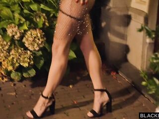 BLACKEDRAW Dong-Hungry Chick Audrey Reid Is On The Prowl For BBC