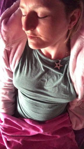 Perving on Curvyteenqueen on Fet makes me so fucking horny