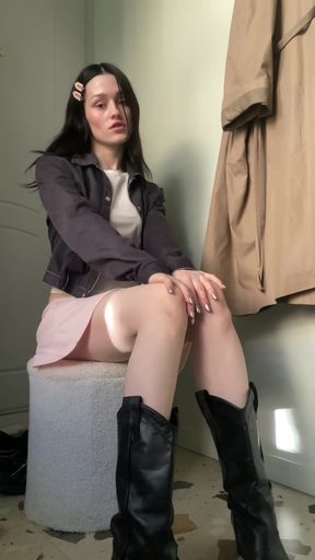 Ronya Qiwi invites you to her Fansly page